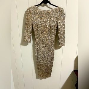 Badgley mischka beautiful gold all over sequin dress with open cowl back size 4